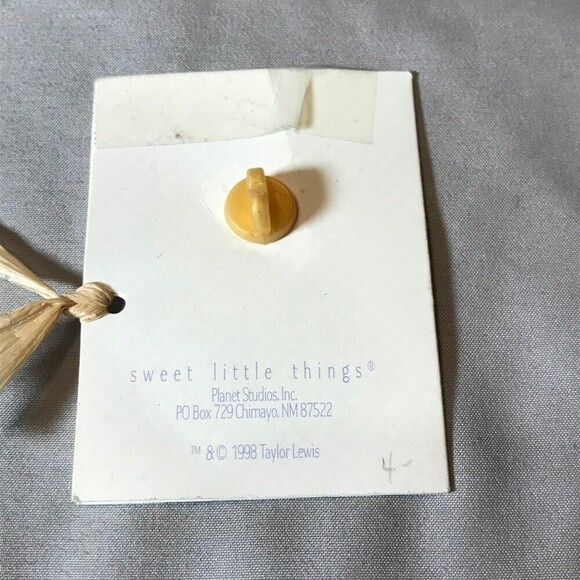 Vintage The Best Smile Collectible Enamel Lapel Pin 1998 - Picture 4 of 4